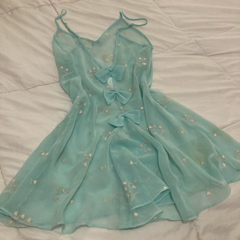 Sheer and sweet Fredericks of Hollywood! Vintage sheer with bows and embroidery.